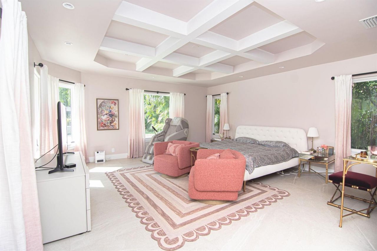 8208 Twin Lake Drive , Boca Raton, FL 33496 Photo