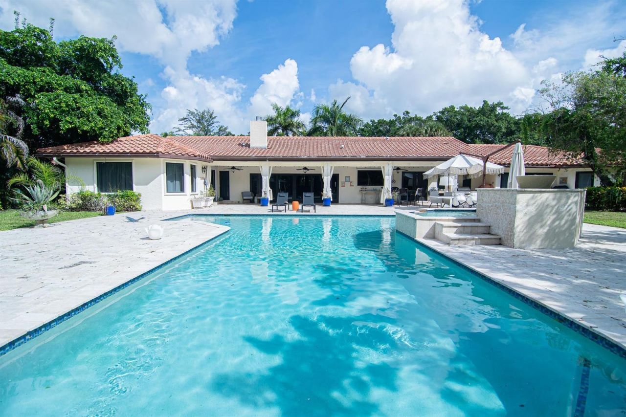 8208 Twin Lake Drive , Boca Raton, FL 33496 Photo