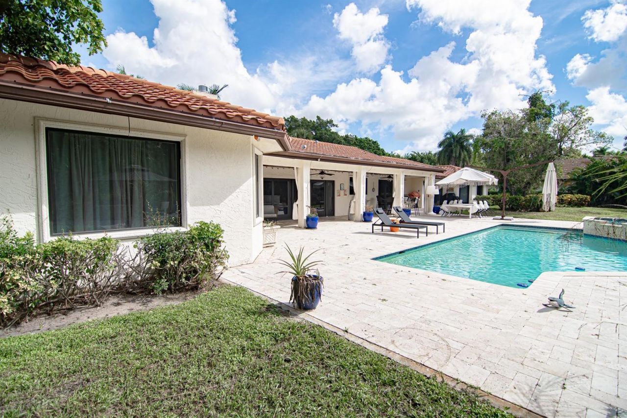 8208 Twin Lake Drive , Boca Raton, FL 33496 Photo