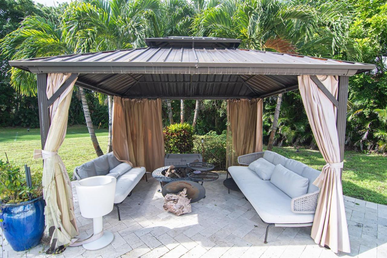 8208 Twin Lake Drive , Boca Raton, FL 33496 Photo