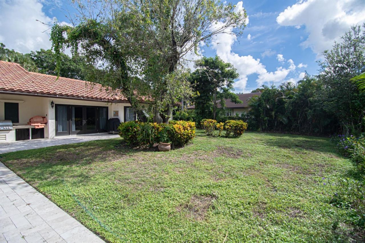 8208 Twin Lake Drive , Boca Raton, FL 33496 Photo