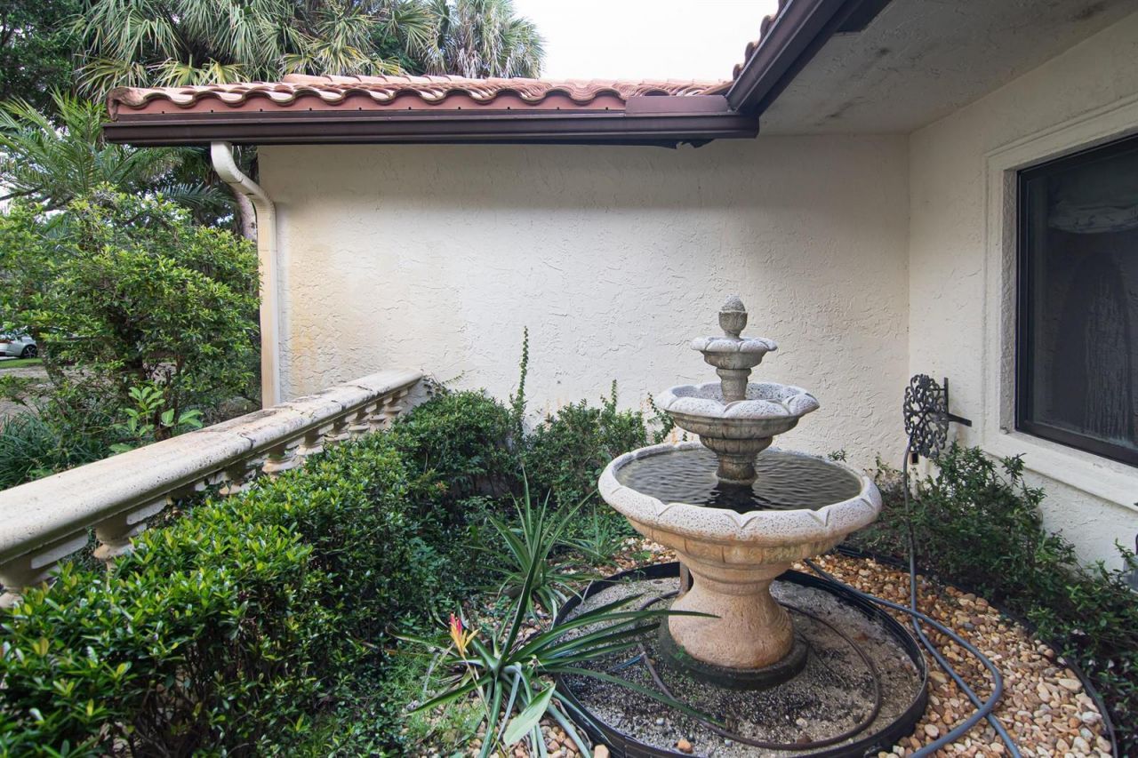 8208 Twin Lake Drive , Boca Raton, FL 33496 Photo