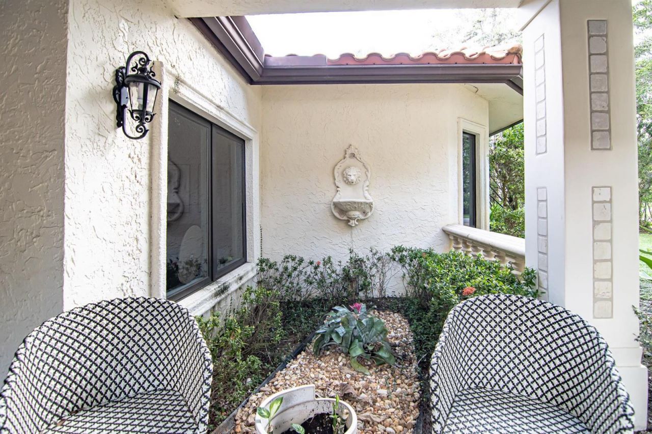 8208 Twin Lake Drive , Boca Raton, FL 33496 Photo