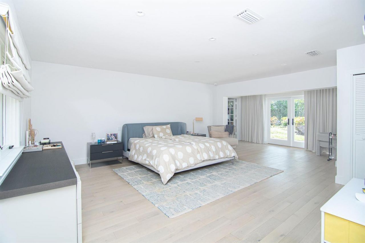 8208 Twin Lake Drive , Boca Raton, FL 33496 Photo