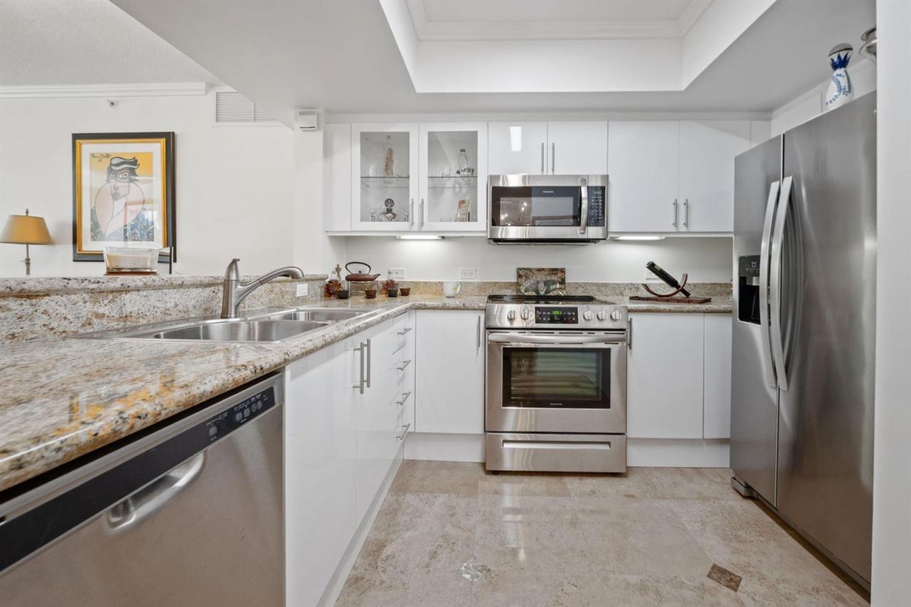 2011 N Ocean Boulevard , Unit 206, Fort Lauderdale, FL 33305 Photo