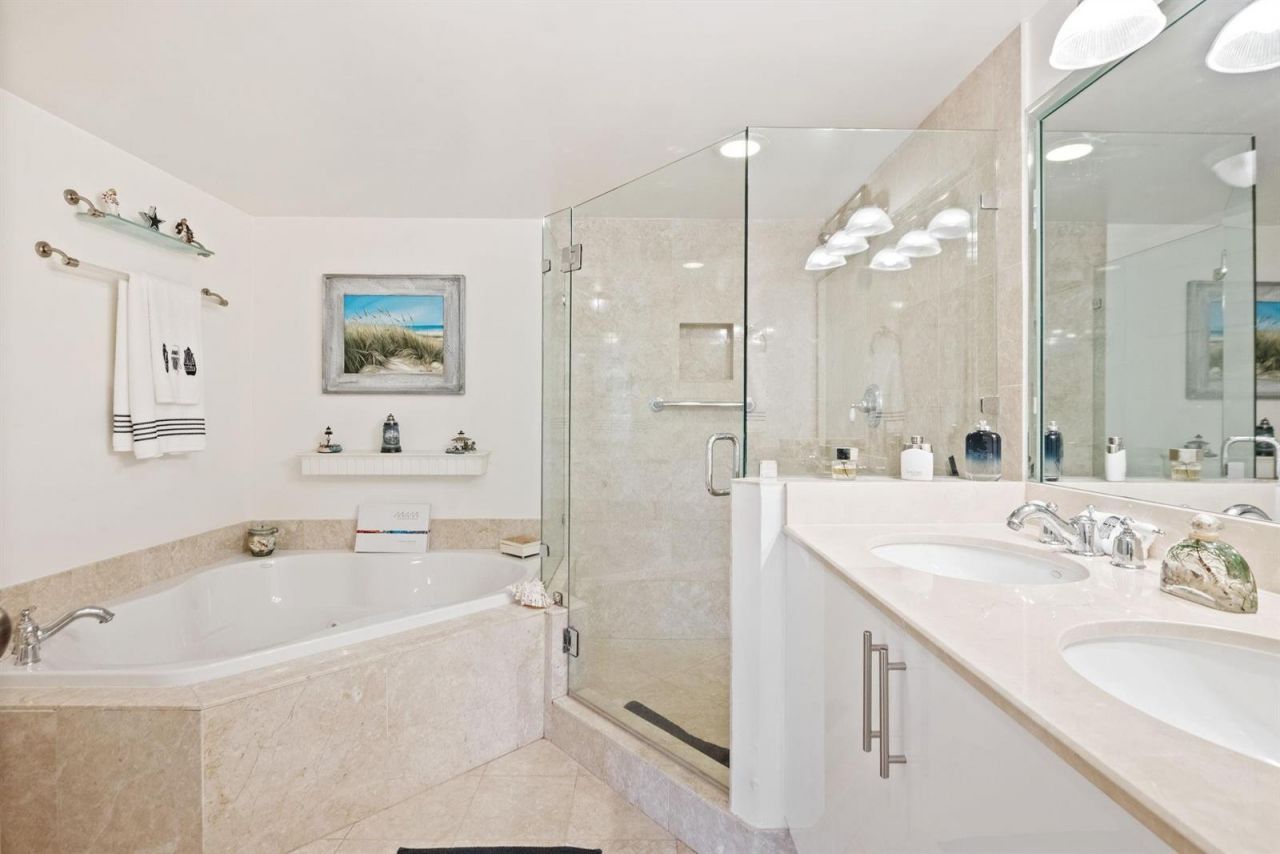 2011 N Ocean Boulevard , Unit 206, Fort Lauderdale, FL 33305 Photo