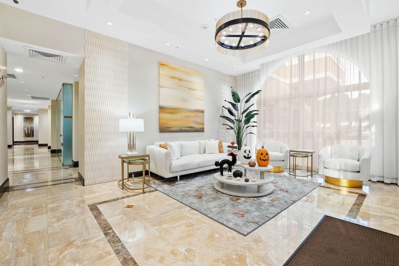 2011 N Ocean Boulevard , Unit 206, Fort Lauderdale, FL 33305 Photo