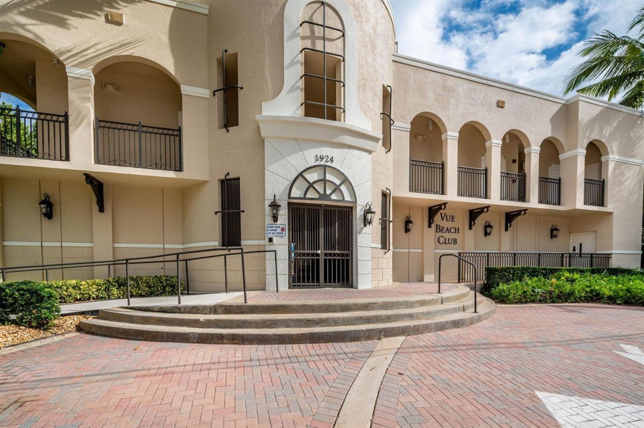 2011 N Ocean Boulevard , Unit 206, Fort Lauderdale, FL 33305 Photo