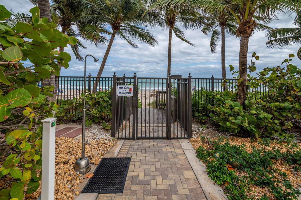 2011 N Ocean Boulevard , Unit 206, Fort Lauderdale, FL 33305 Photo