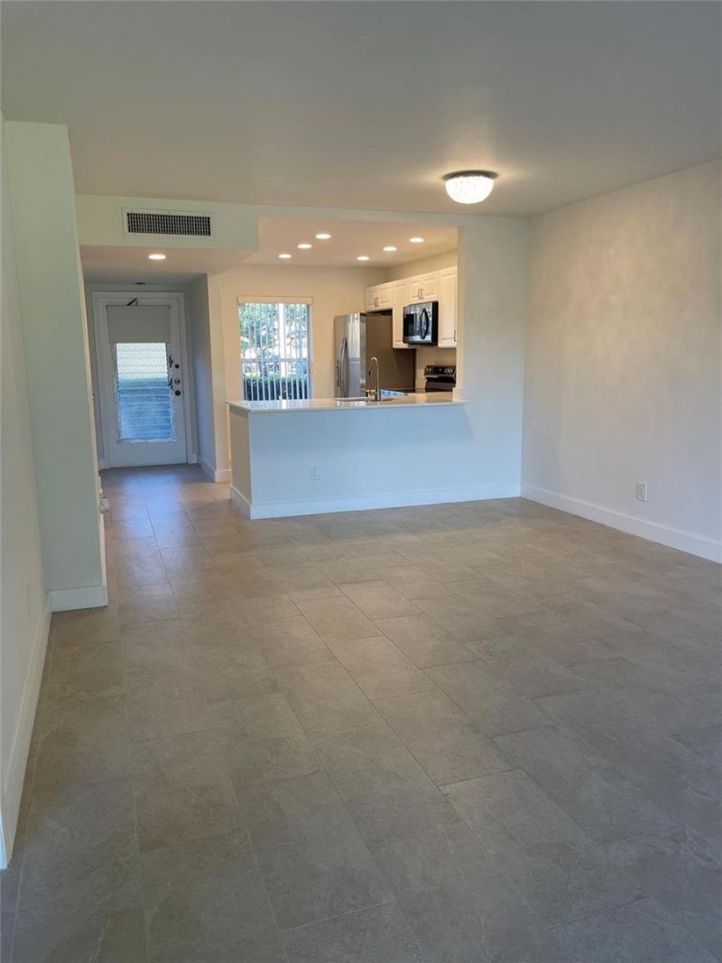 5890 NW 64th Avenue , Unit 103, Fort Lauderdale, FL 33319 Photo