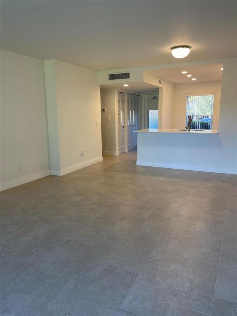 5890 NW 64th Avenue , Unit 103, Fort Lauderdale, FL 33319 Photo