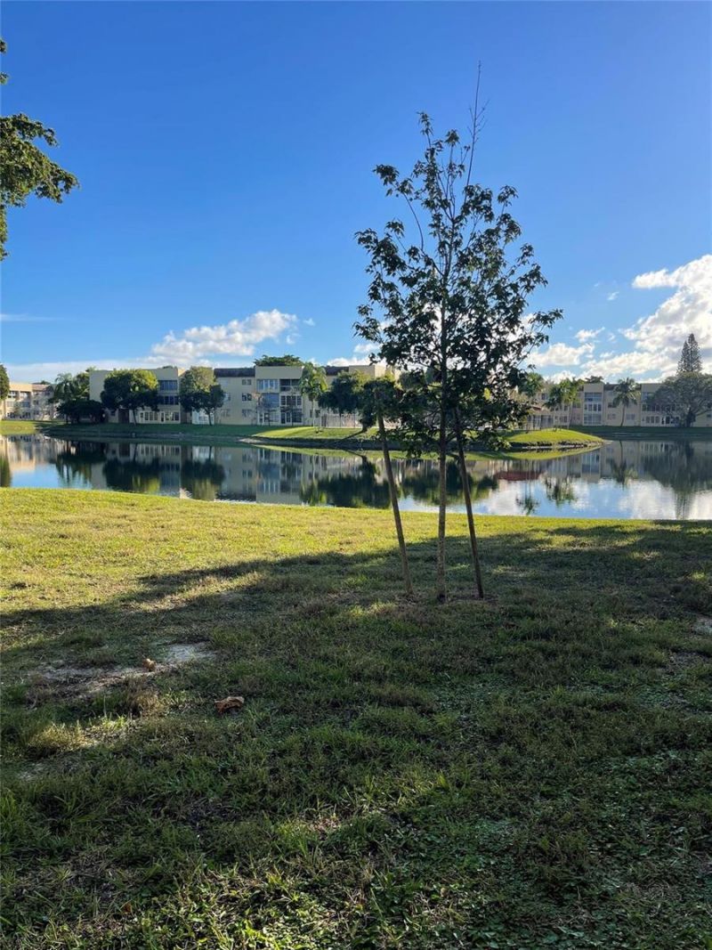 5890 NW 64th Avenue , Unit 103, Fort Lauderdale, FL 33319 Photo