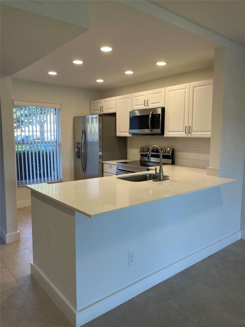 5890 NW 64th Avenue , Unit 103, Fort Lauderdale, FL 33319 Photo