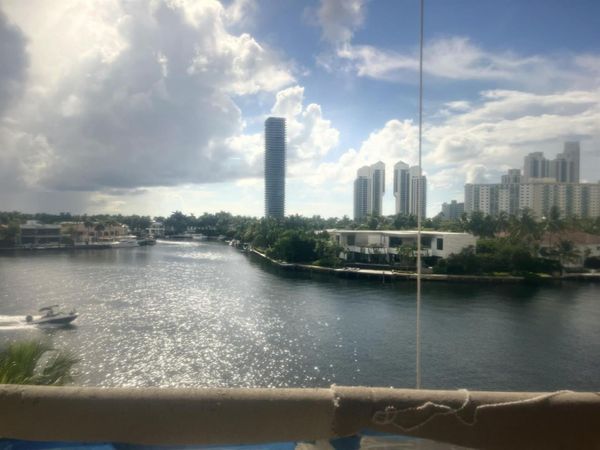 19667 Turnberry Way , Unit 4J, Miami, FL 33180