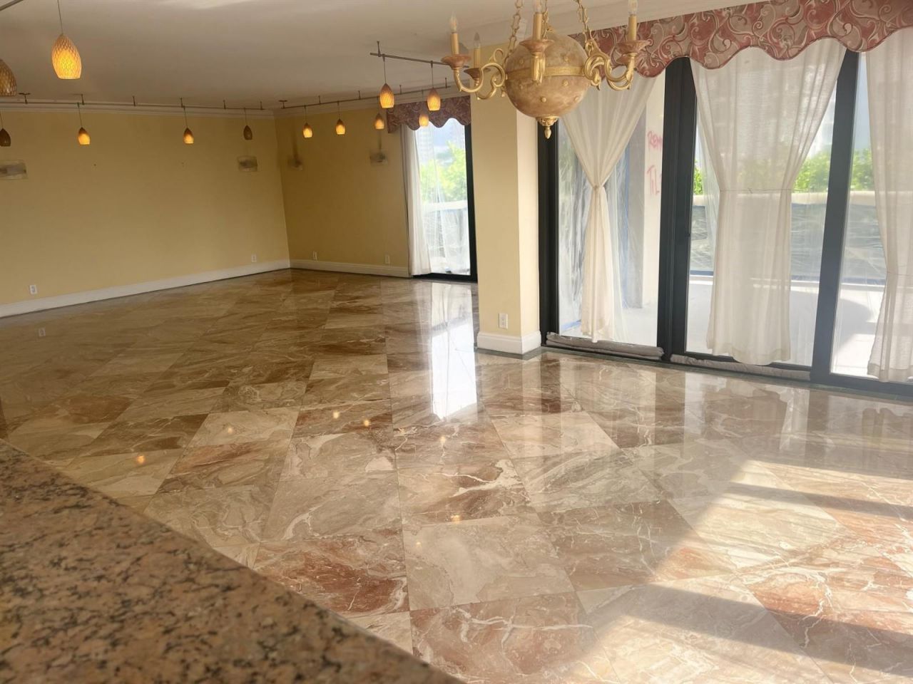 19667 Turnberry Way , Unit 4J, Miami, FL 33180 Photo