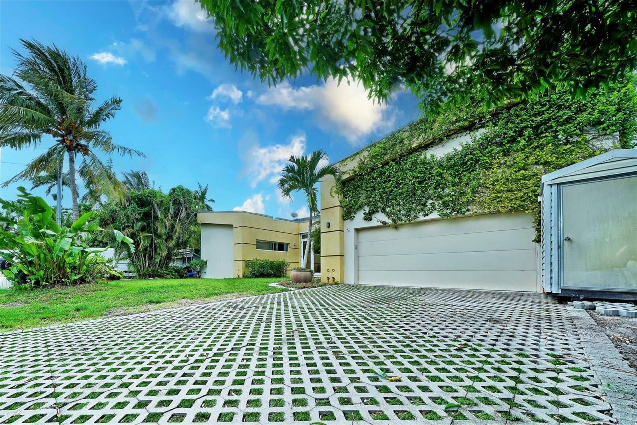 2631 Okeechobee Lane , Fort Lauderdale, FL 33312 Photo