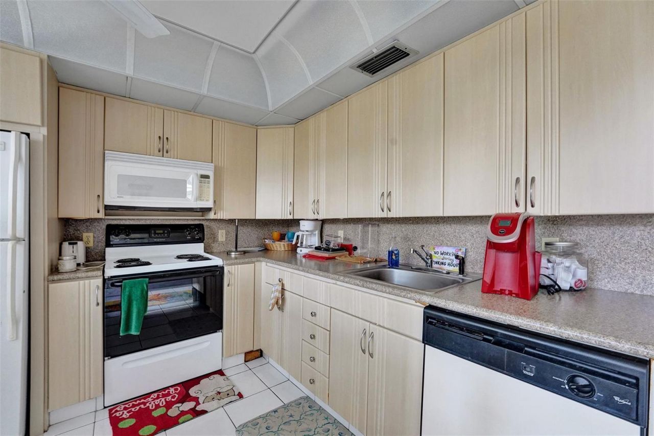 2505 Antigua Terrace , Unit L3, Coconut Creek, FL 33066 Photo