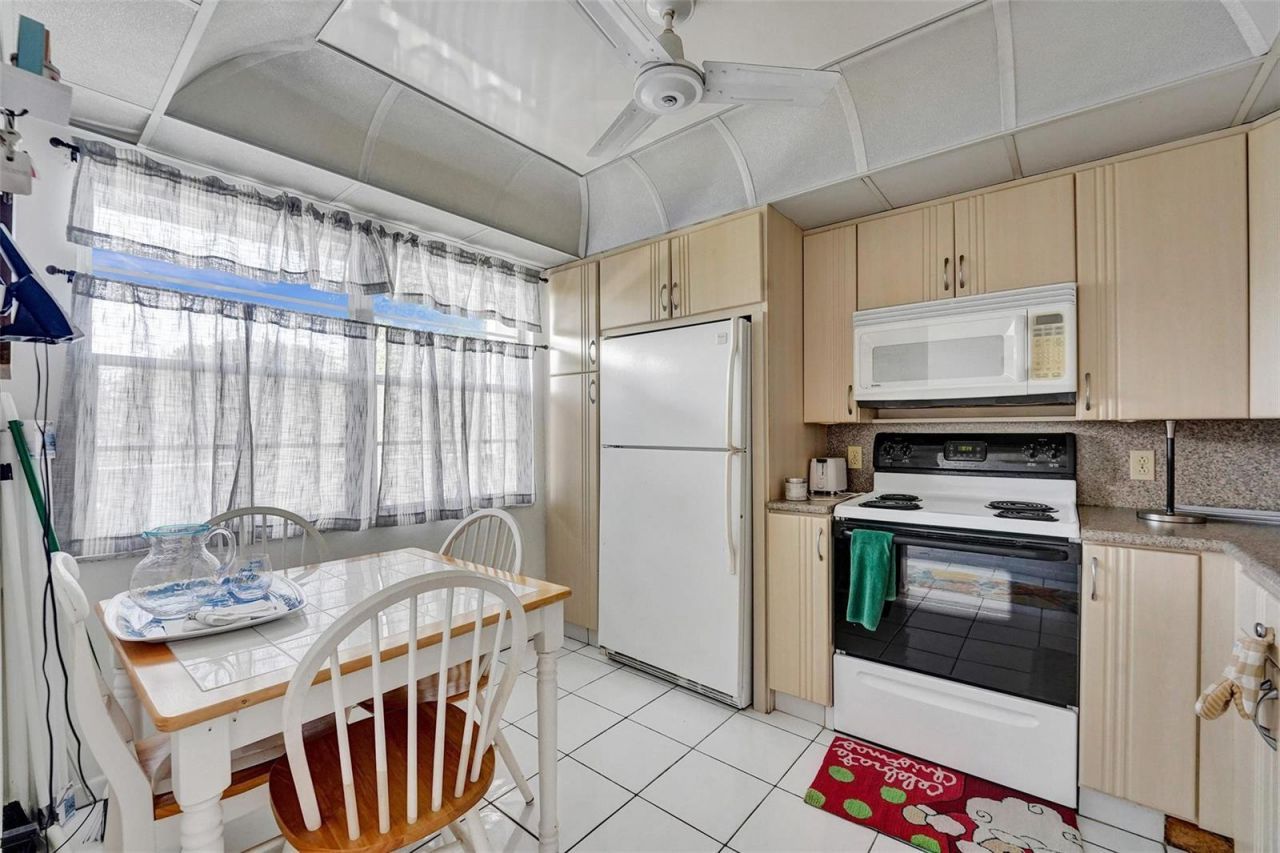2505 Antigua Terrace , Unit L3, Coconut Creek, FL 33066 Photo