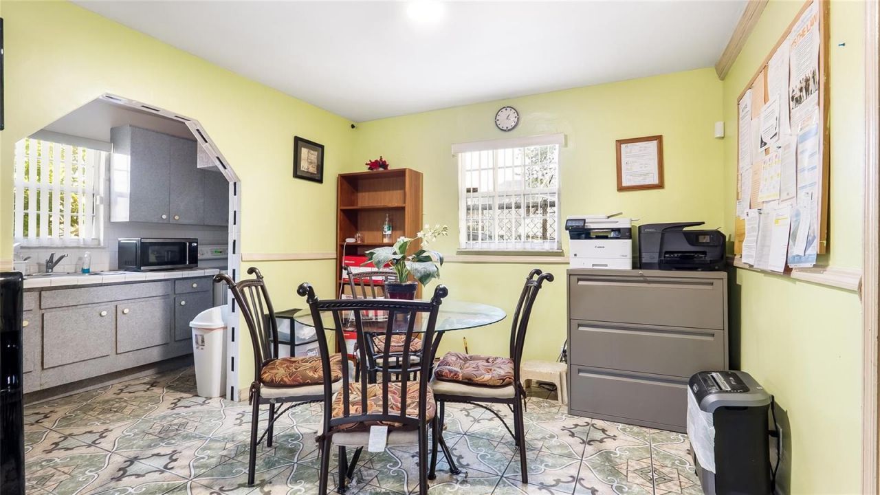 117 SW 1st Avenue , Hallandale Beach, FL 33009 Photo