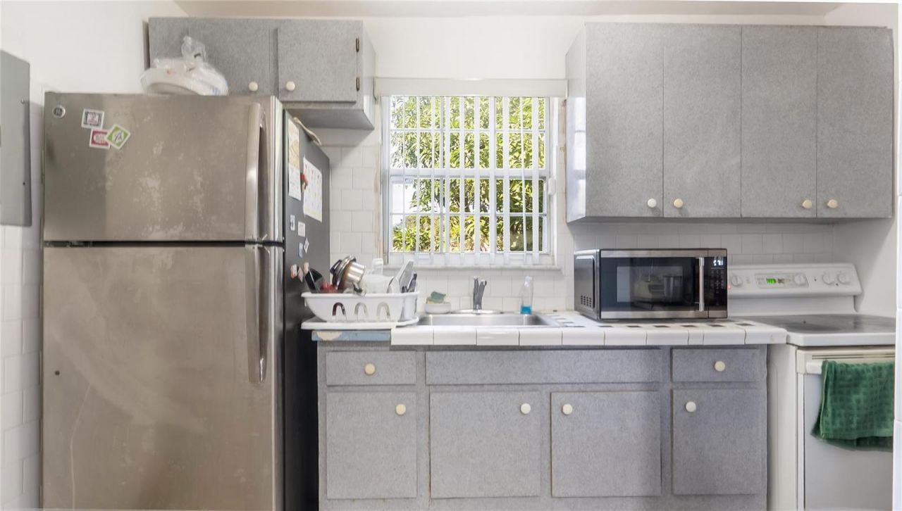 117 SW 1st Avenue , Hallandale Beach, FL 33009 Photo