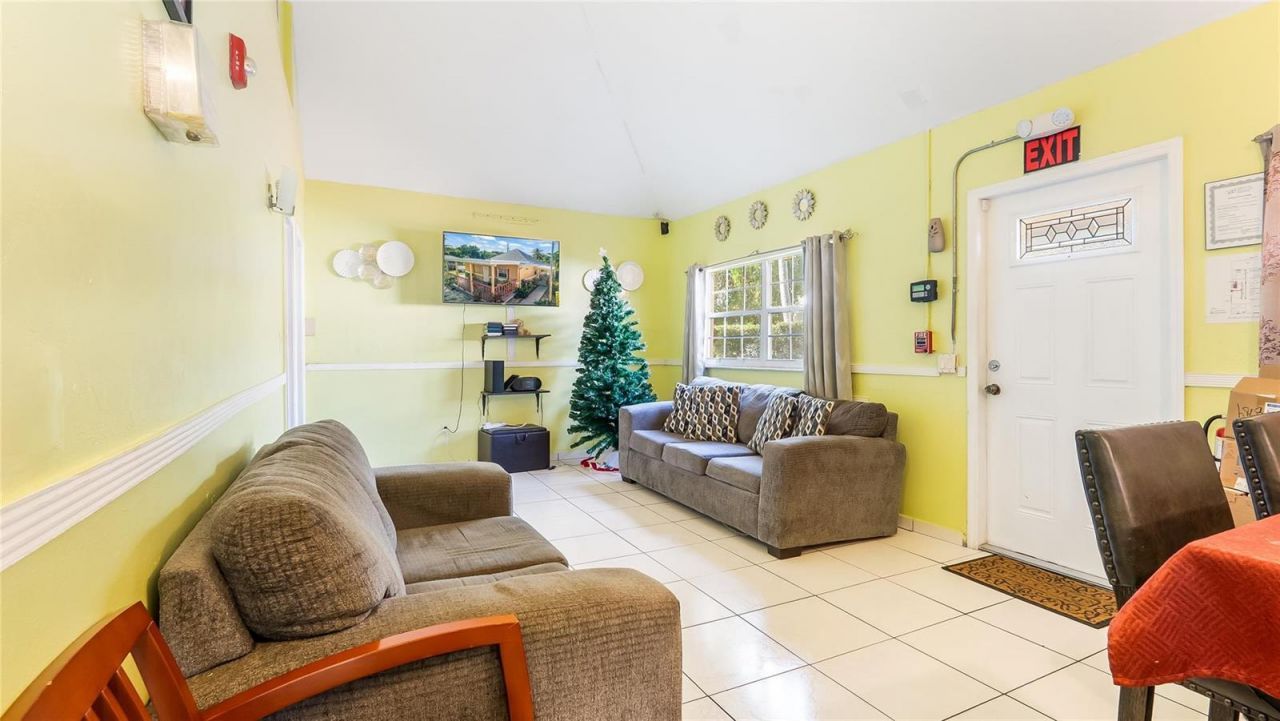 117 SW 1st Avenue , Hallandale Beach, FL 33009 Photo