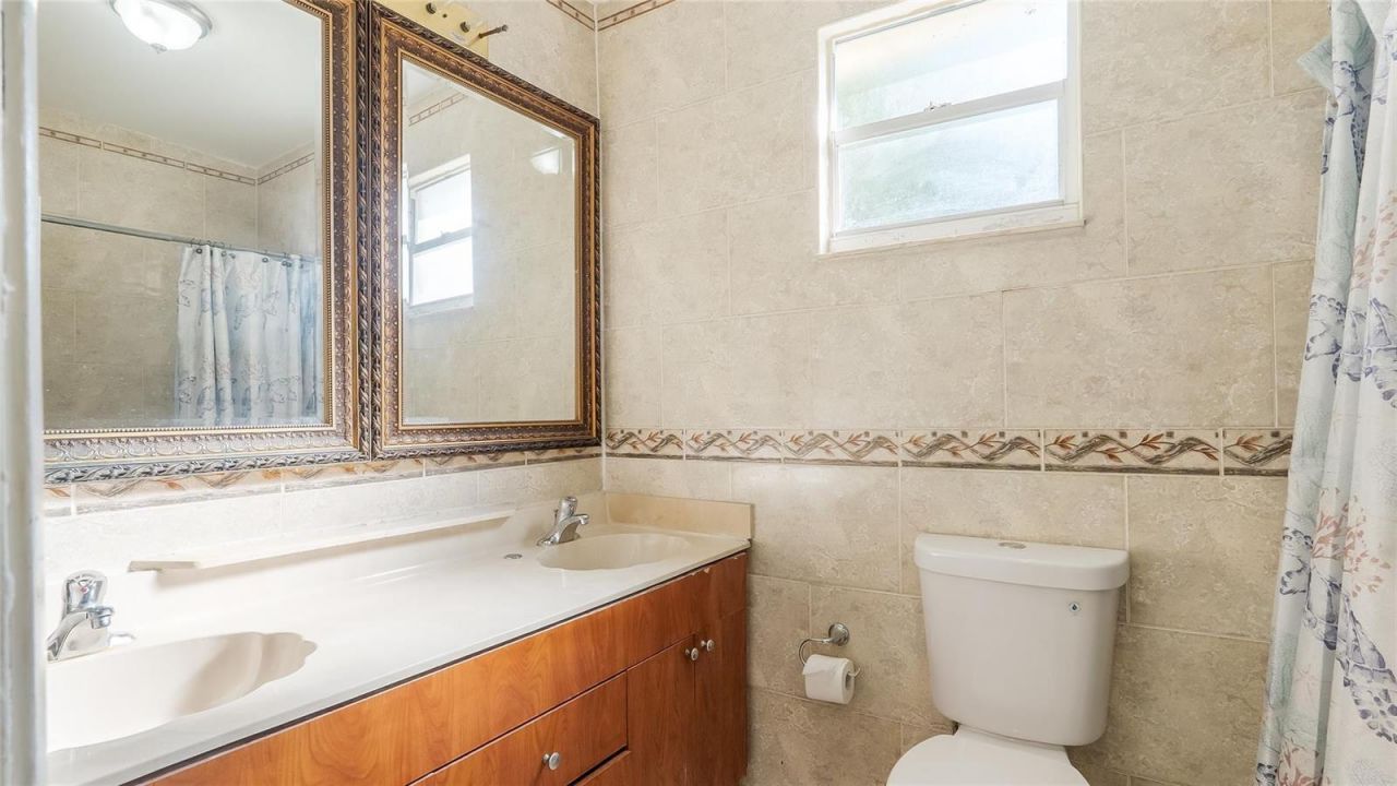 117 SW 1st Avenue , Hallandale Beach, FL 33009 Photo