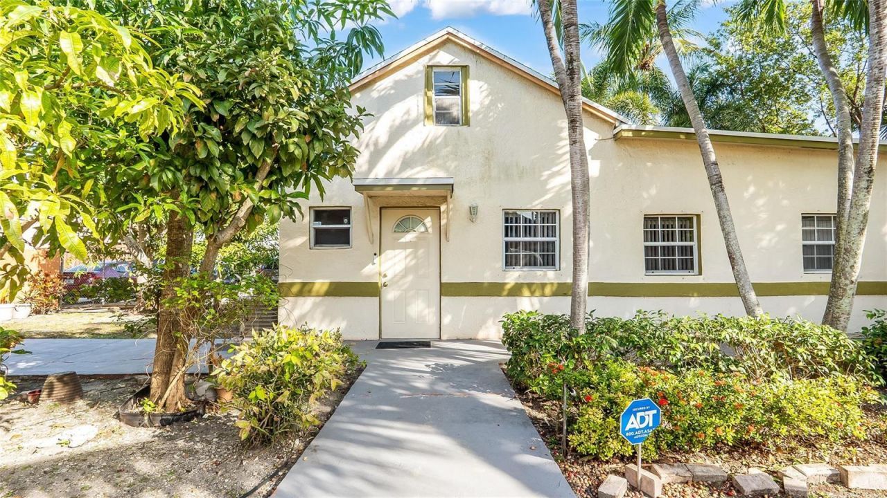 117 SW 1st Avenue , Hallandale Beach, FL 33009 Photo