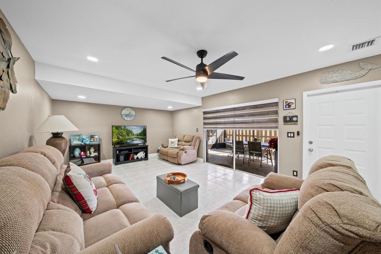 747 NW 30th Avenue , Unit D, Delray Beach, FL 33445 Photo