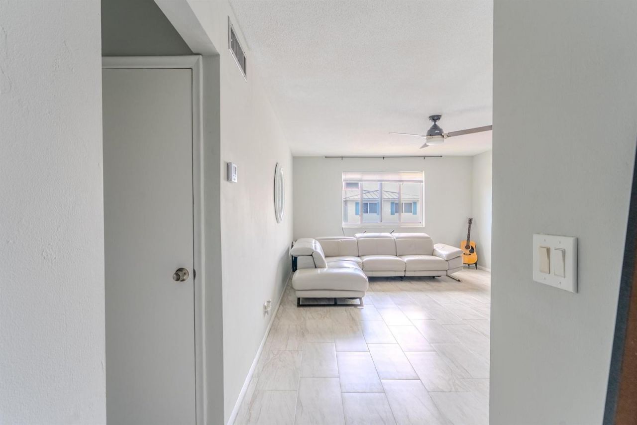 6260 NE 18th Avenue , Unit 824, Fort Lauderdale, FL 33334 Photo
