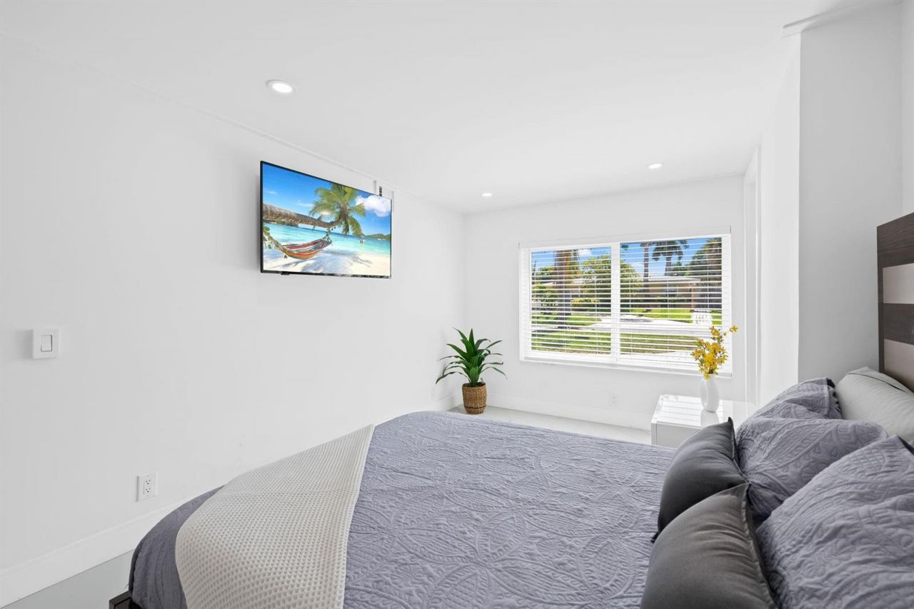 865 NE 23rd Terrace , Pompano Beach, FL 33062 Photo