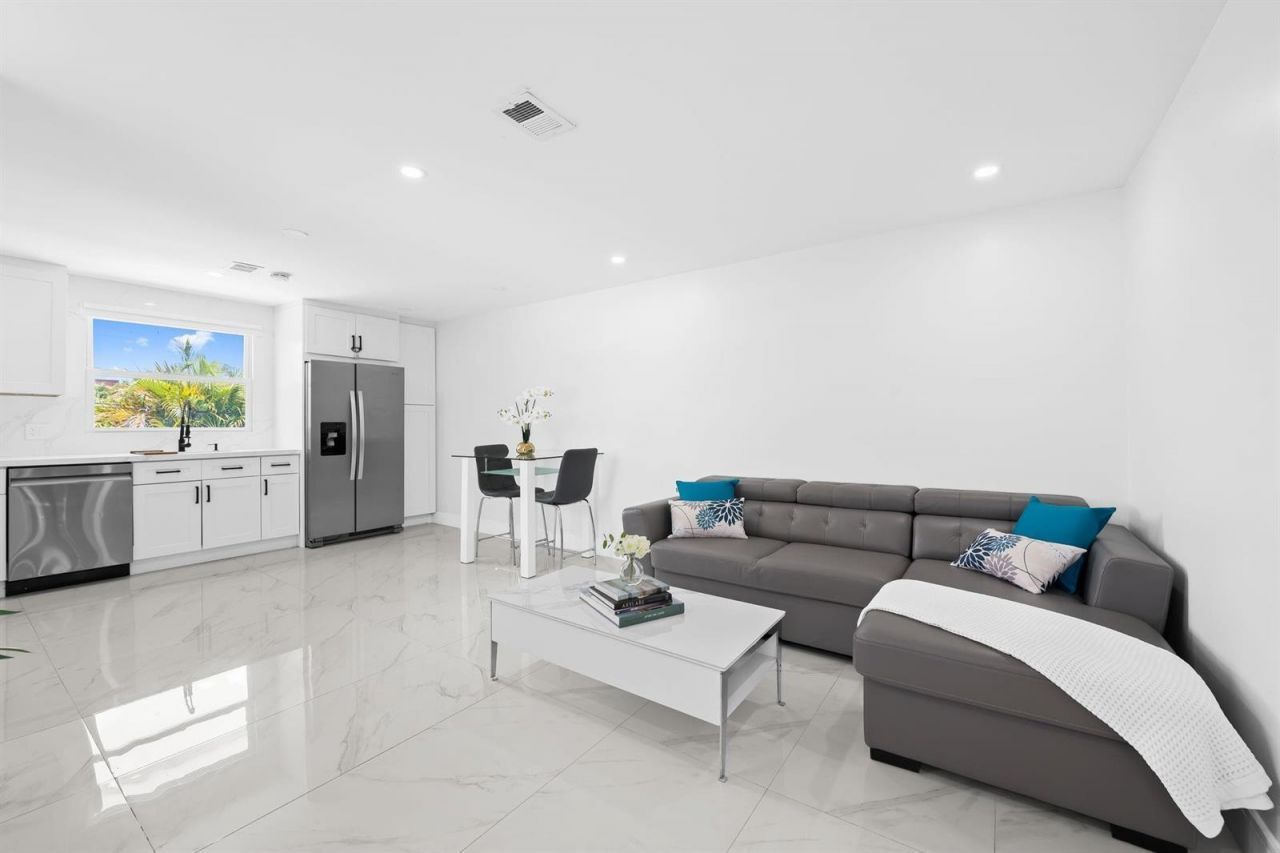 865 NE 23rd Terrace , Pompano Beach, FL 33062 Photo