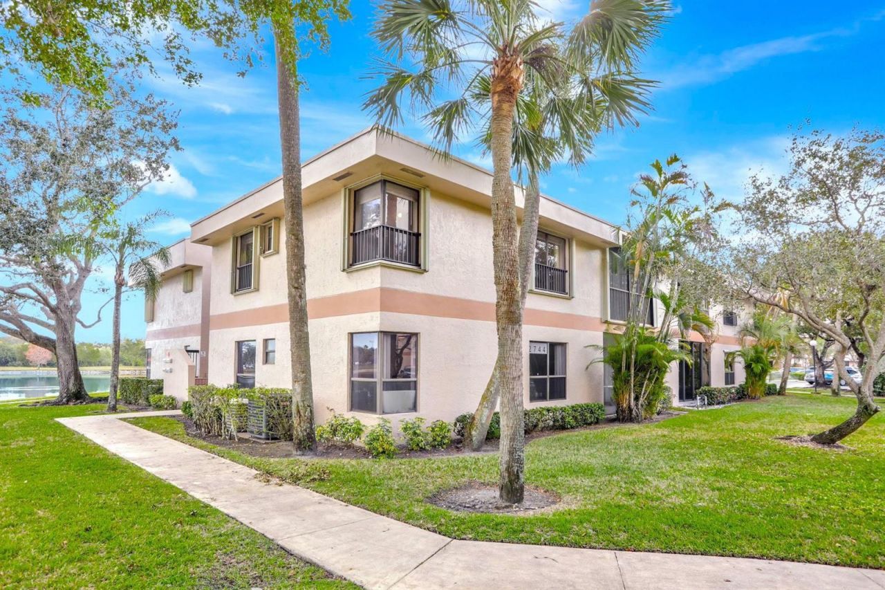 2748 S Carambola Circle , Unit 1923, Coconut Creek, FL 33066 Photo