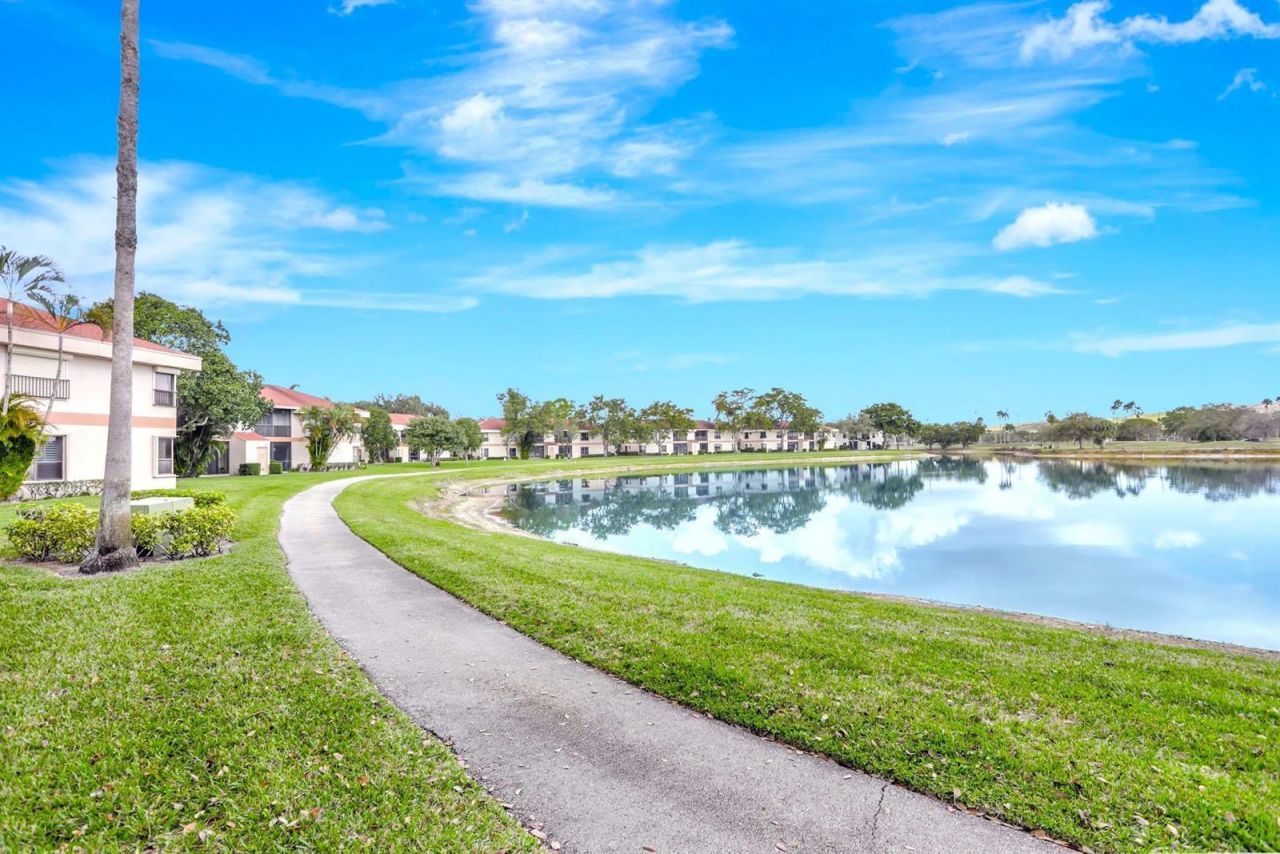 2748 S Carambola Circle , Unit 1923, Coconut Creek, FL 33066 Photo