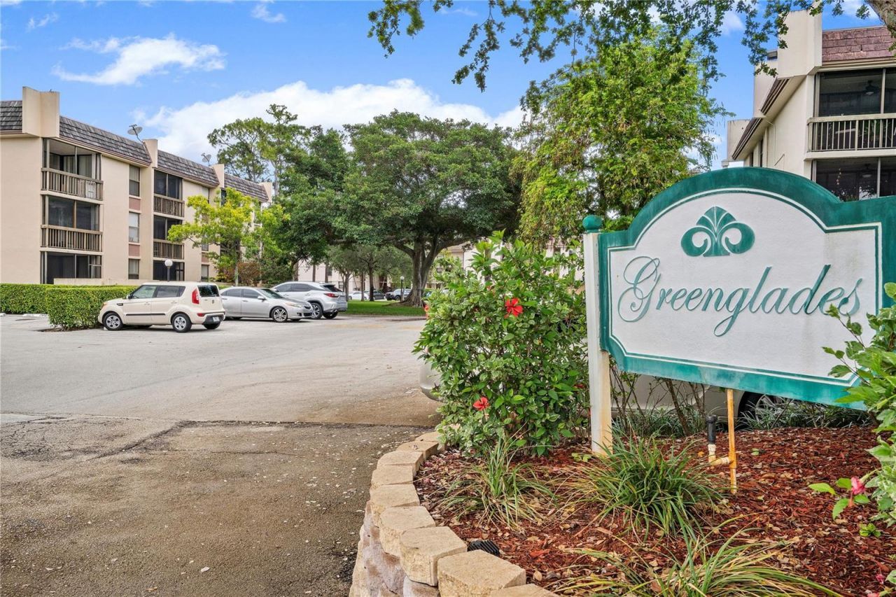 8437 Forest Hills Drive , Unit 203, Coral Springs, FL 33065 Photo