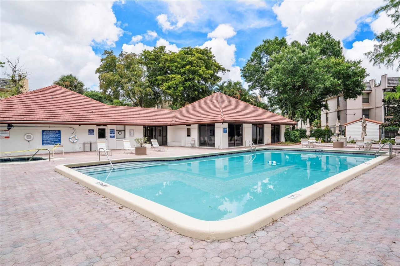 8437 Forest Hills Drive , Unit 203, Coral Springs, FL 33065 Photo