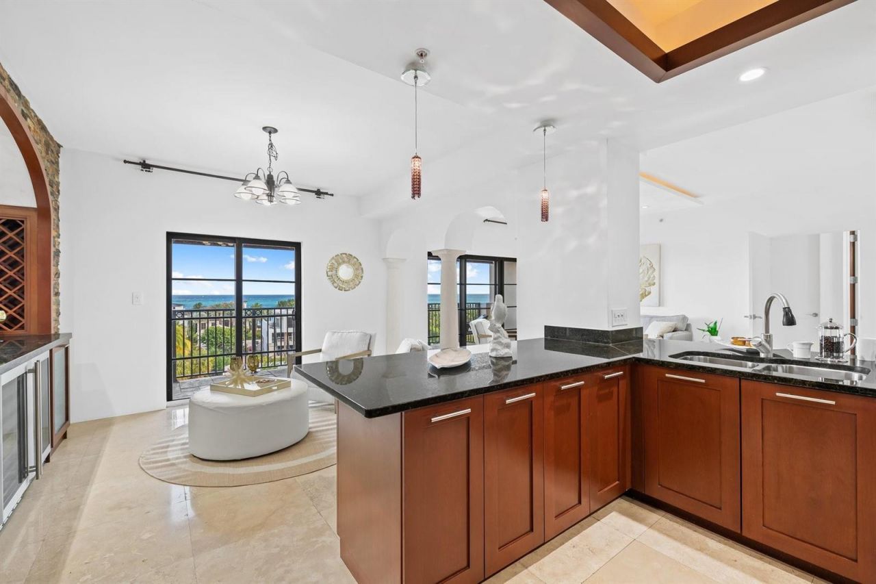 2401 N Ocean Boulevard , Unit 702, Fort Lauderdale, FL 33305 Photo