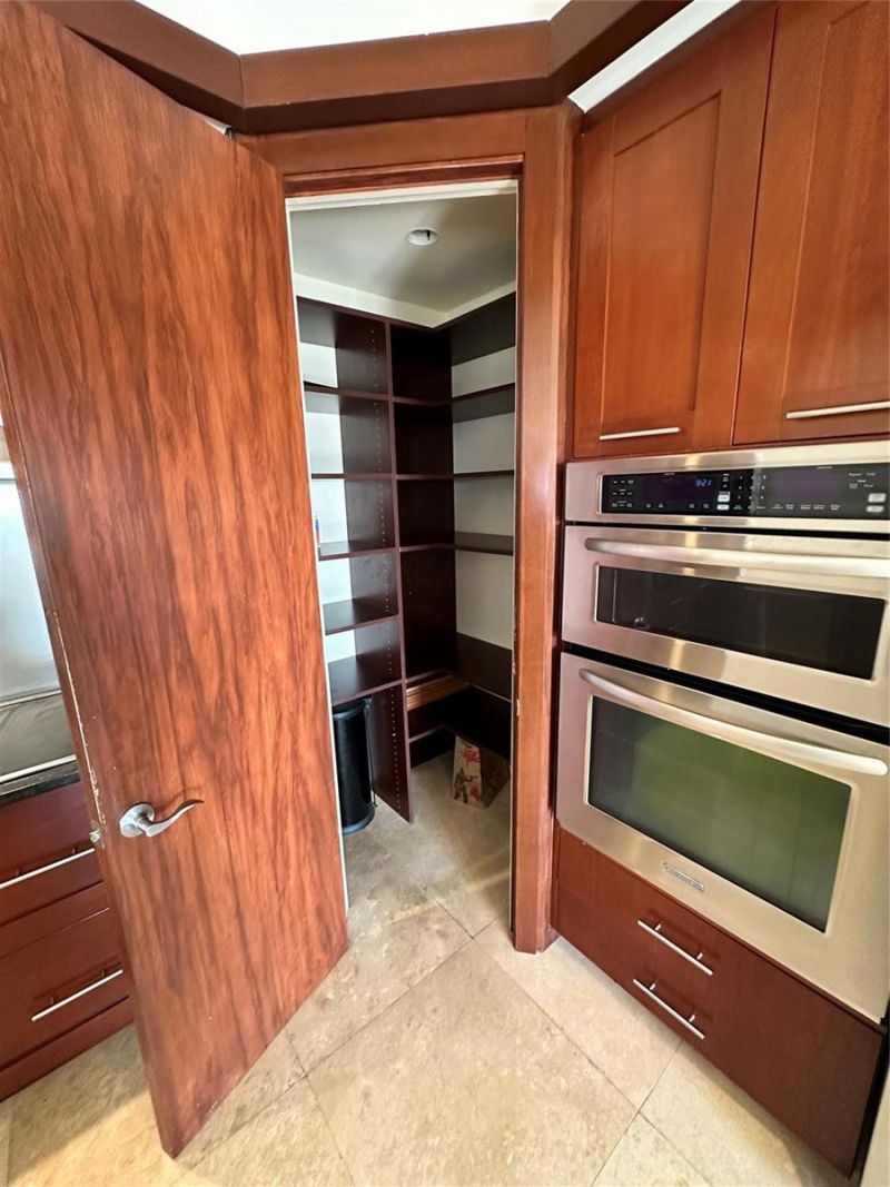 2401 N Ocean Boulevard , Unit 702, Fort Lauderdale, FL 33305 Photo