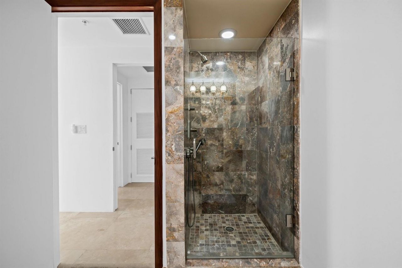 2401 N Ocean Boulevard , Unit 702, Fort Lauderdale, FL 33305 Photo