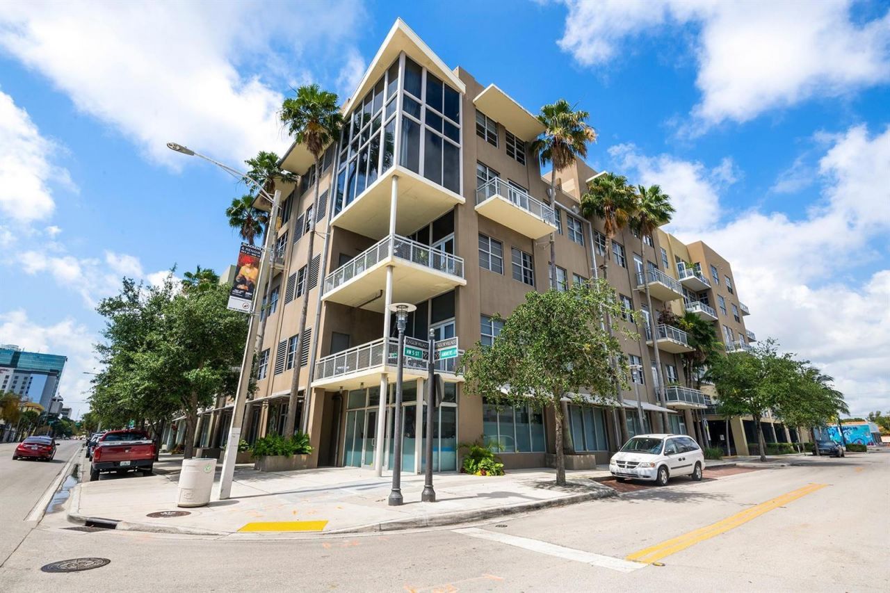 445 N Andrews Avenue , Unit 404, Fort Lauderdale, FL 33301 Photo