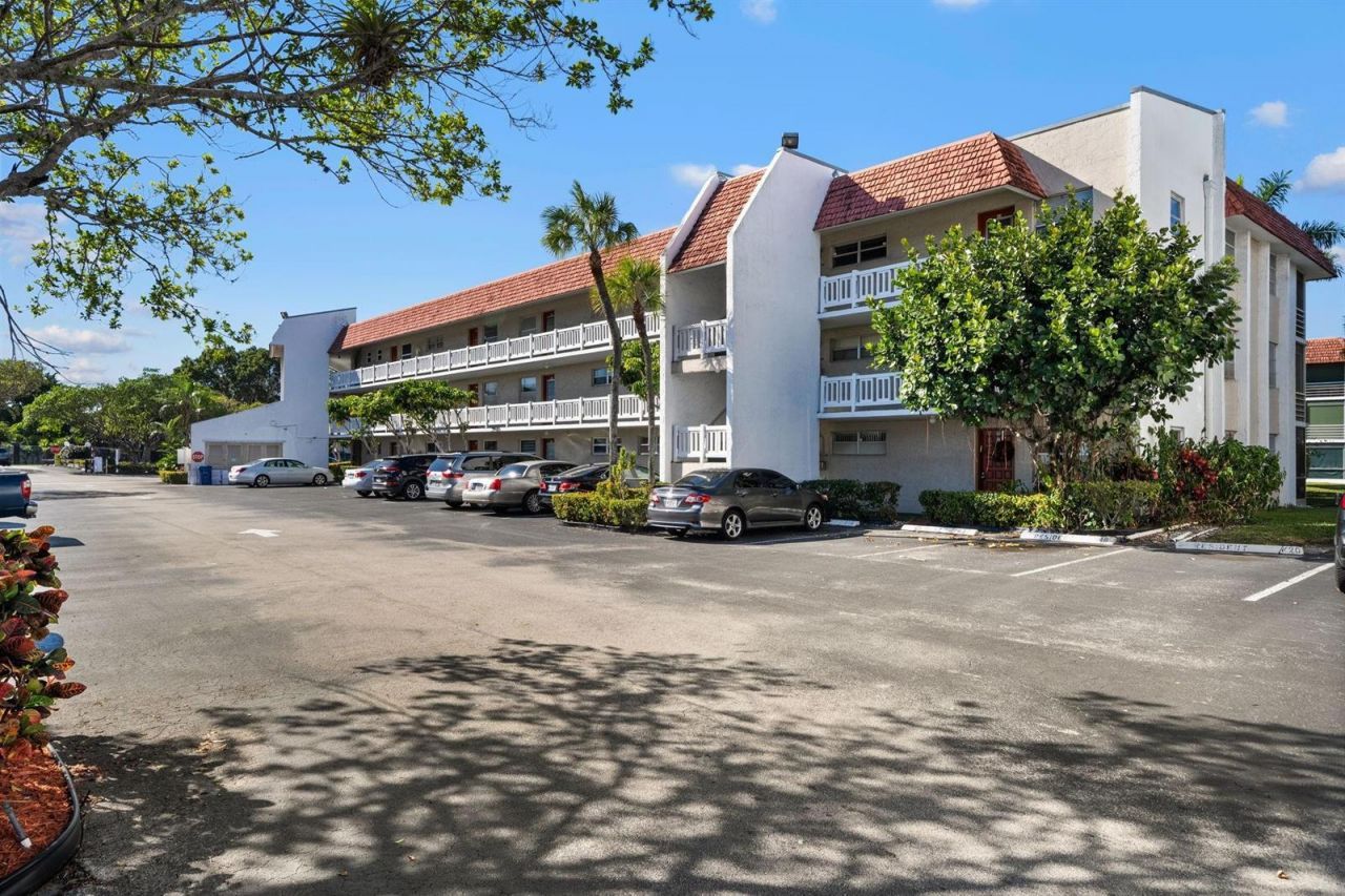 3511 Inverrary Drive , Unit 208, Lauderhill, FL 33319 Photo