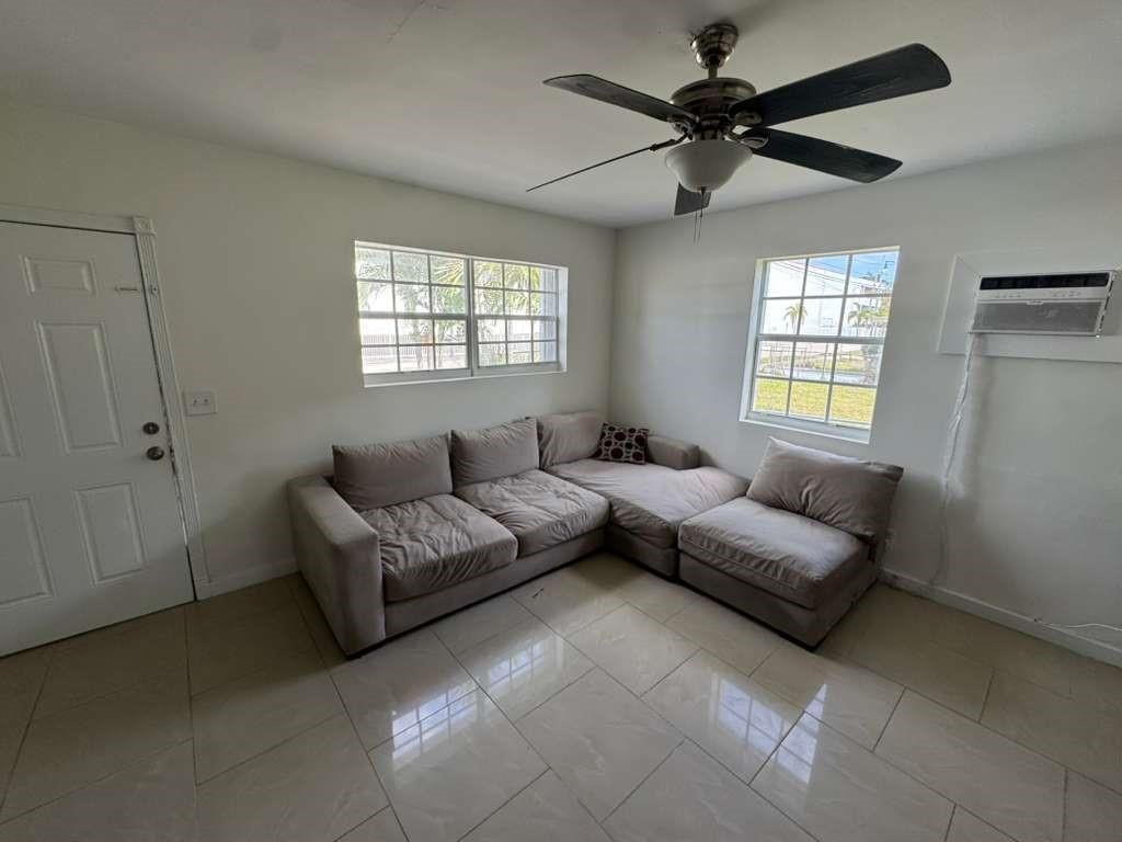 1042 Foster Road , Hallandale Beach, FL 33009 Photo