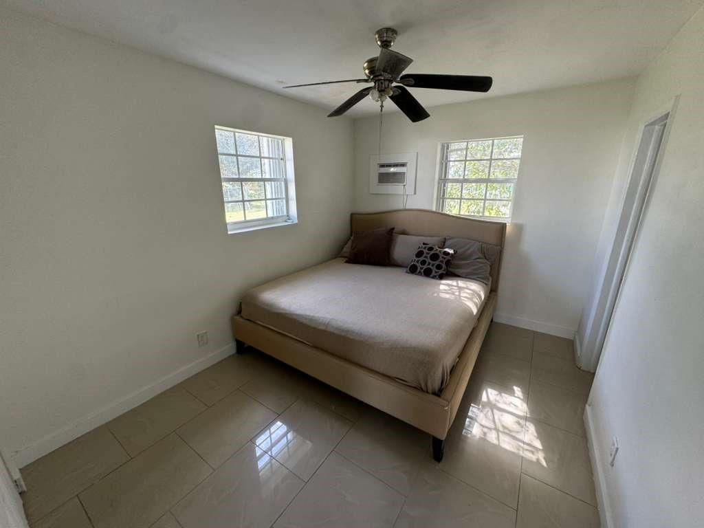 1042 Foster Road , Hallandale Beach, FL 33009 Photo