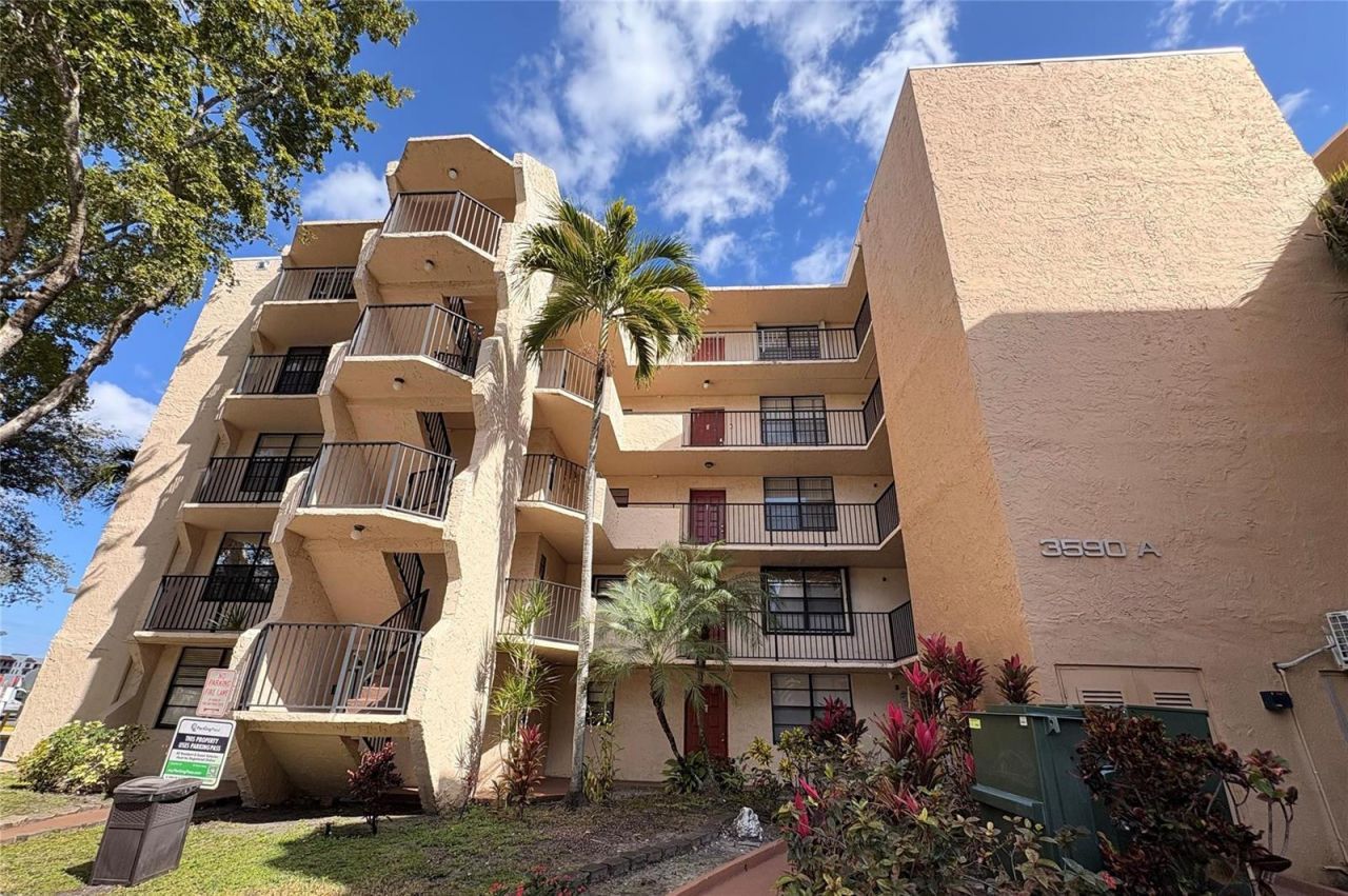 3590 Blue Lake Drive , Unit 104, Pompano Beach, FL 33064 Photo