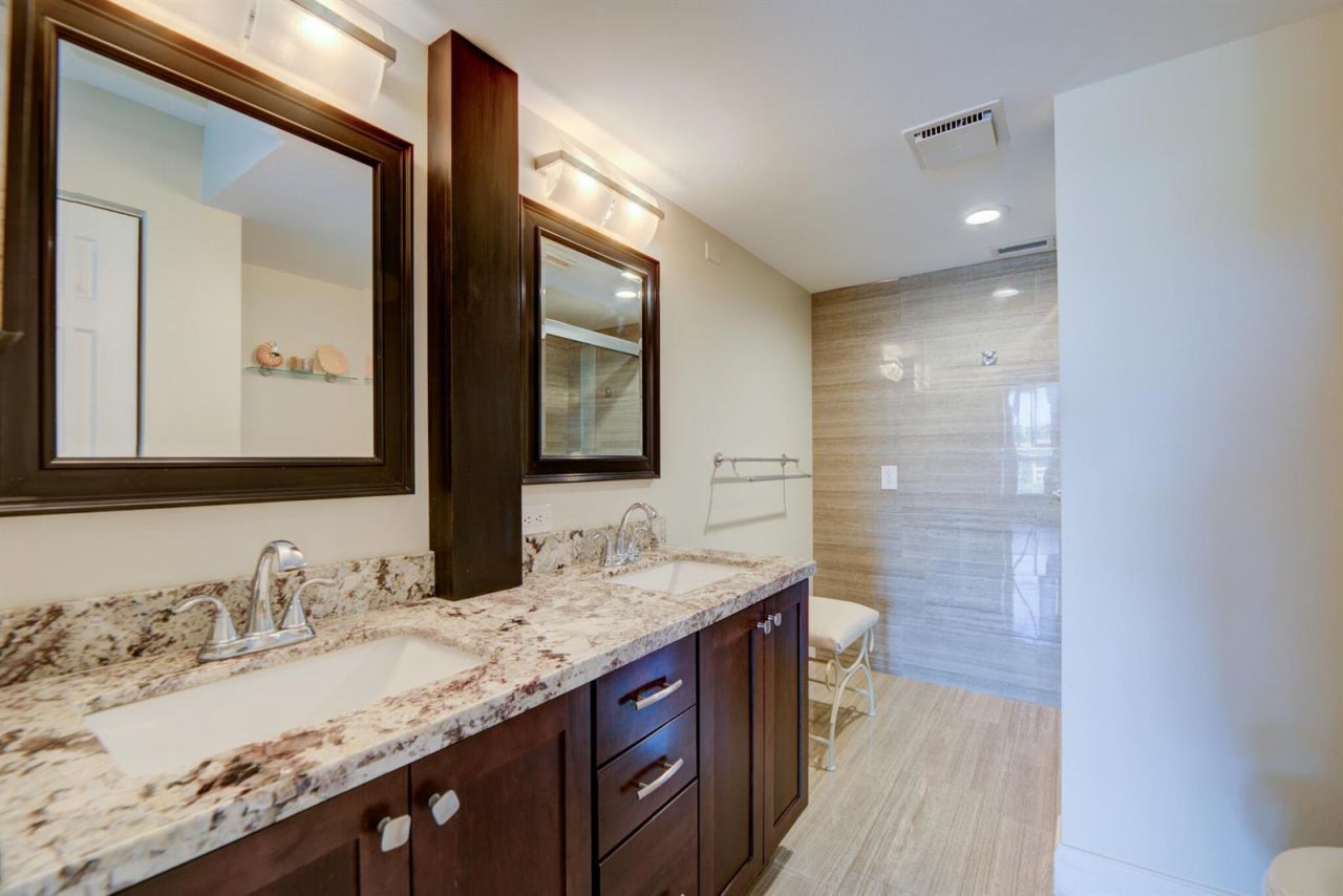 5926 Coral Lake Drive , Unit 302, Margate, FL 33063 Photo