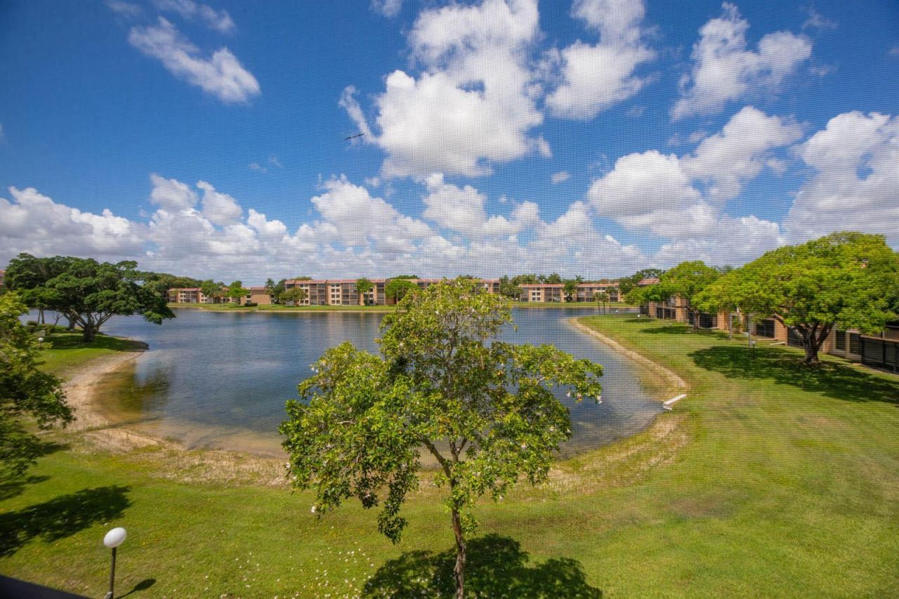 5926 Coral Lake Drive , Unit 302, Margate, FL 33063 Photo