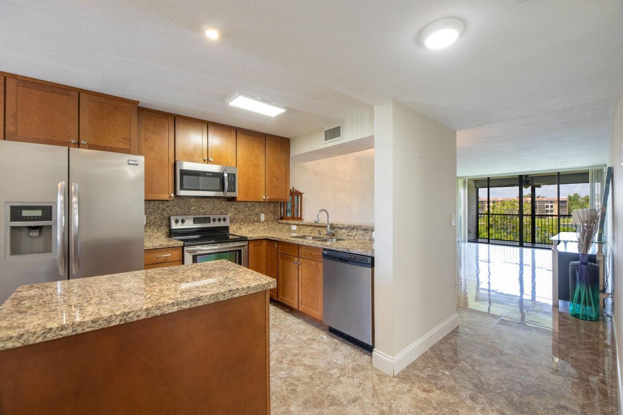 5926 Coral Lake Drive , Unit 302, Margate, FL 33063 Photo