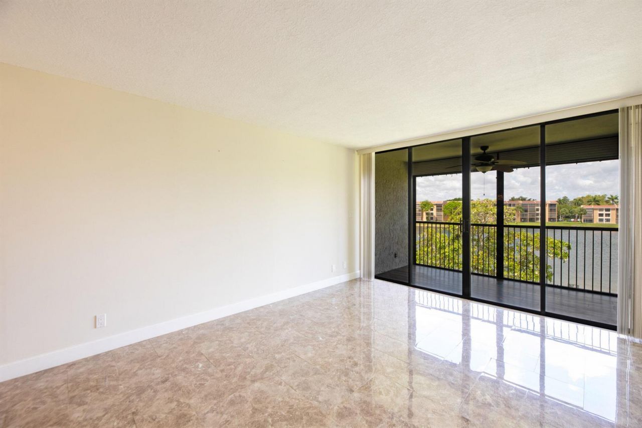 5926 Coral Lake Drive , Unit 302, Margate, FL 33063 Photo