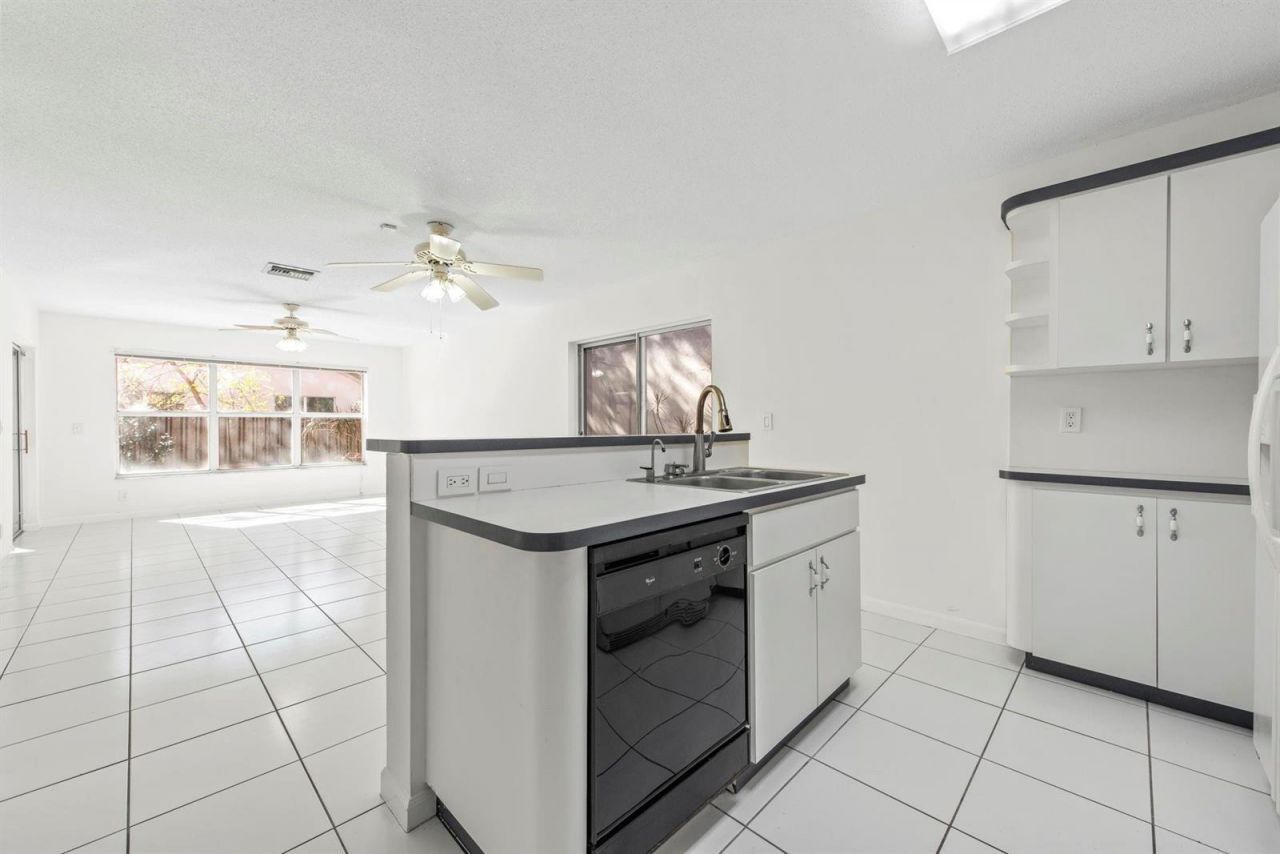 10320 NW 10th Court , Plantation, FL 33322 Photo