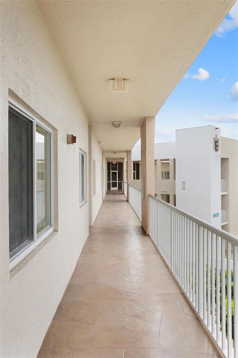 9551 Weldon Circle , Unit 404, Fort Lauderdale, FL 33321 Photo