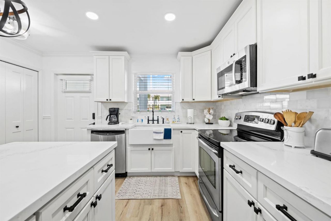 2400 NE 36th Street , Unit 3, Lighthouse Point, FL 33064 Photo